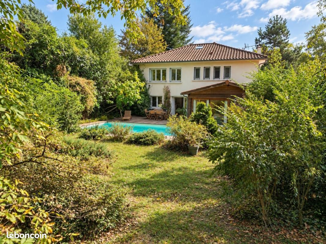 Maison 6 pièces 160 m² · à Tassin-la-Demi-Lune · 160 m² · 699 000 €