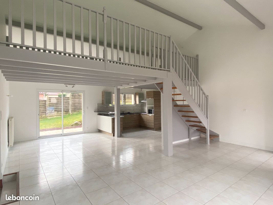 Maison à Vendre 126m2 Bressuire - Bressuire 79300 (image principale 1)