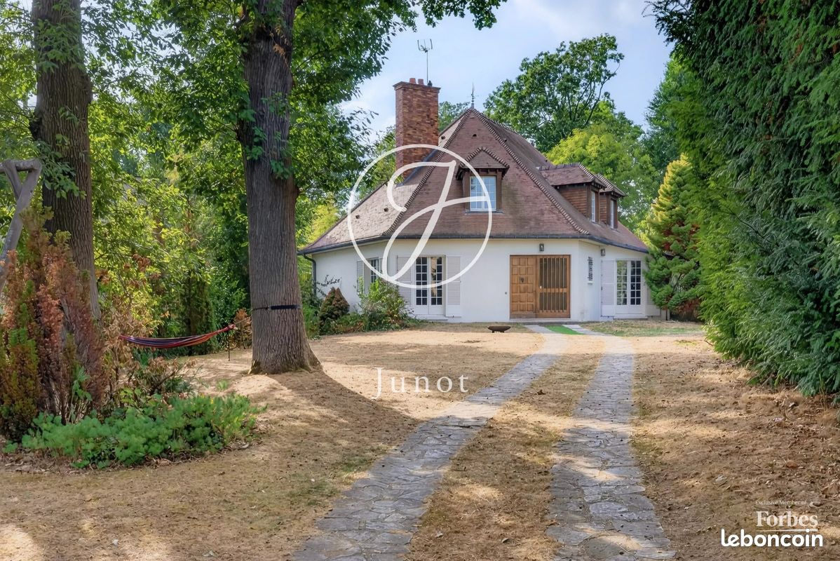 Maison 8 pièces 266 m² · à Garches · 266 m² · 1 850 000 €