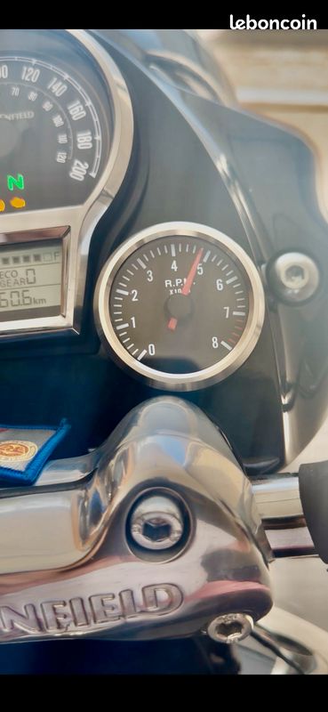 Royal Enfield 650 Classic avec compte-tours intégré (image 3)