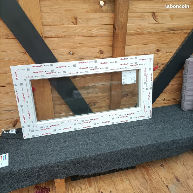Fenêtre PVC fixe 105x48 neuf (image 1)