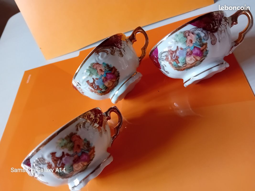 3 Tasses en porcelaine (image 1)
