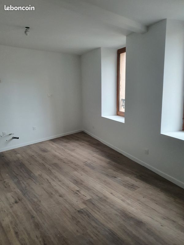 Appartement 2 pièces 40 m² · à Issoire · 40 m² · 560 €