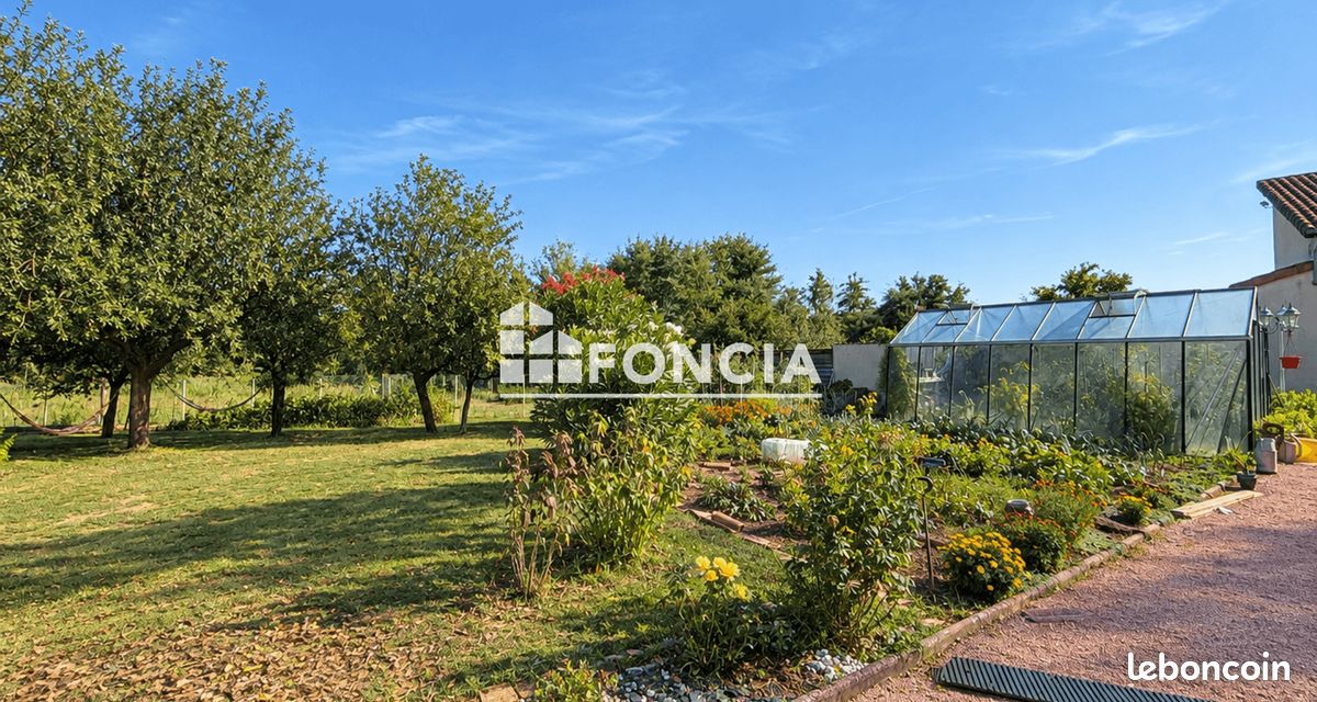 Maison 1000 m² · à Taponas · 1 000 m² · 162 000 €