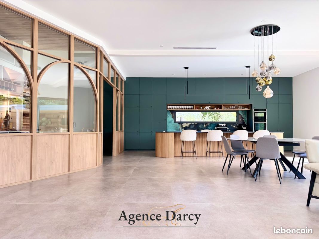 Maison 9 pièces 390 m² · à Messigny-Et-Vantoux · 390 m² · 1 565 000 €