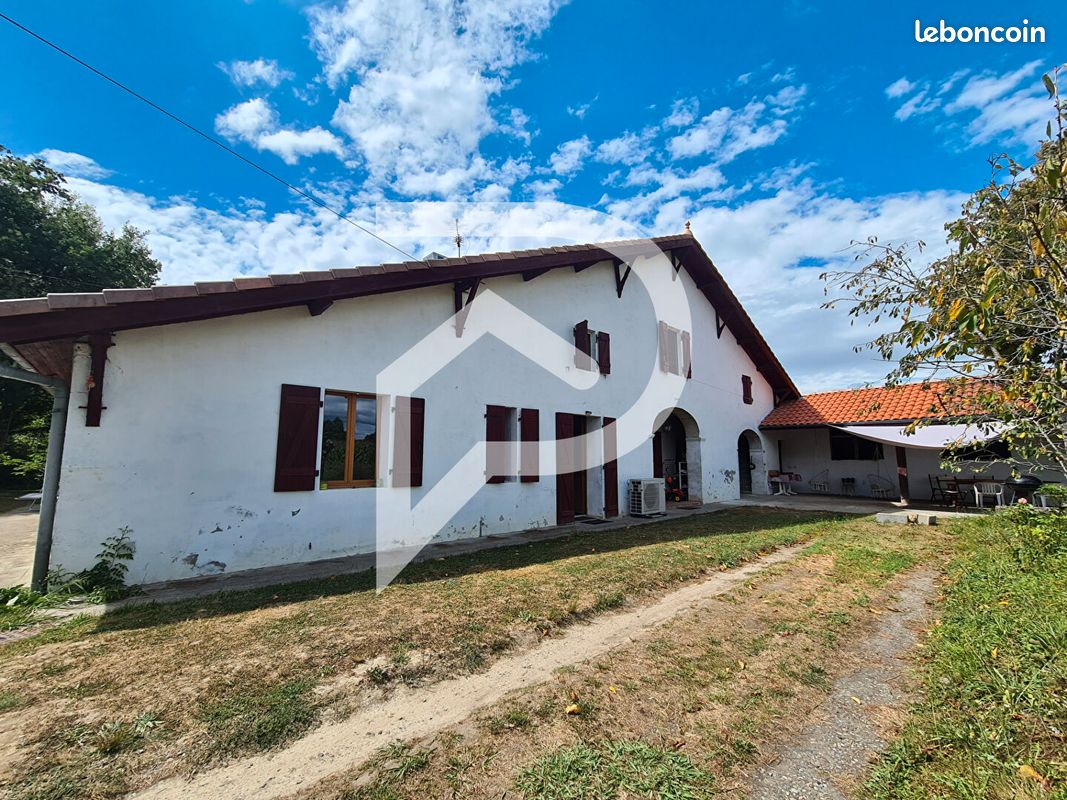 Maison 8 pièces 225 m² - Amou 40330 (image principale 0)