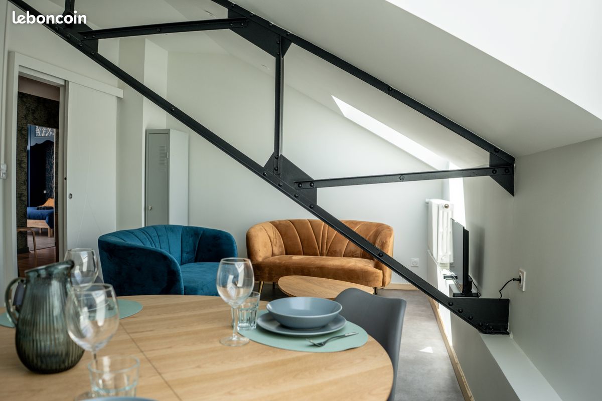 Location grand appartement 4 chambres - 8 personnes en plein cœur de La Roche Sur Yon (image 1)