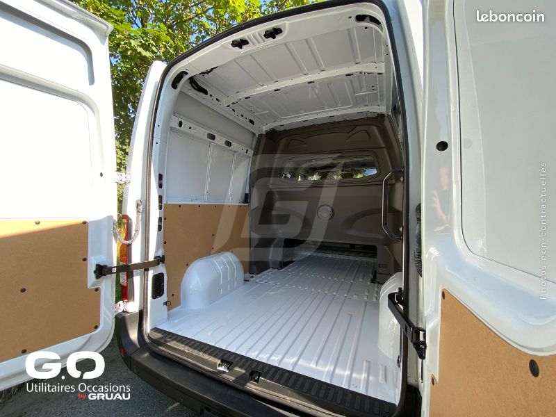 Renault Master (III) Cabine approfondie 4 places | 2.3 Blue dCi 135ch | 3T5 L2H2 | 7 personnes transportées + Kit bois by Gruau | à partir de 667/mois (image 10)