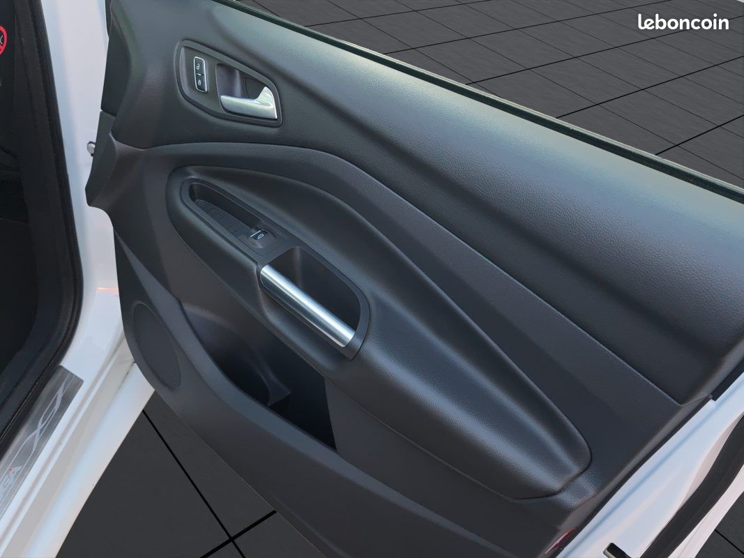 FORD KUGA II 2.0 TDCI 150 S&S TITANIUM 4X4 POWERSHIFT (image 24)