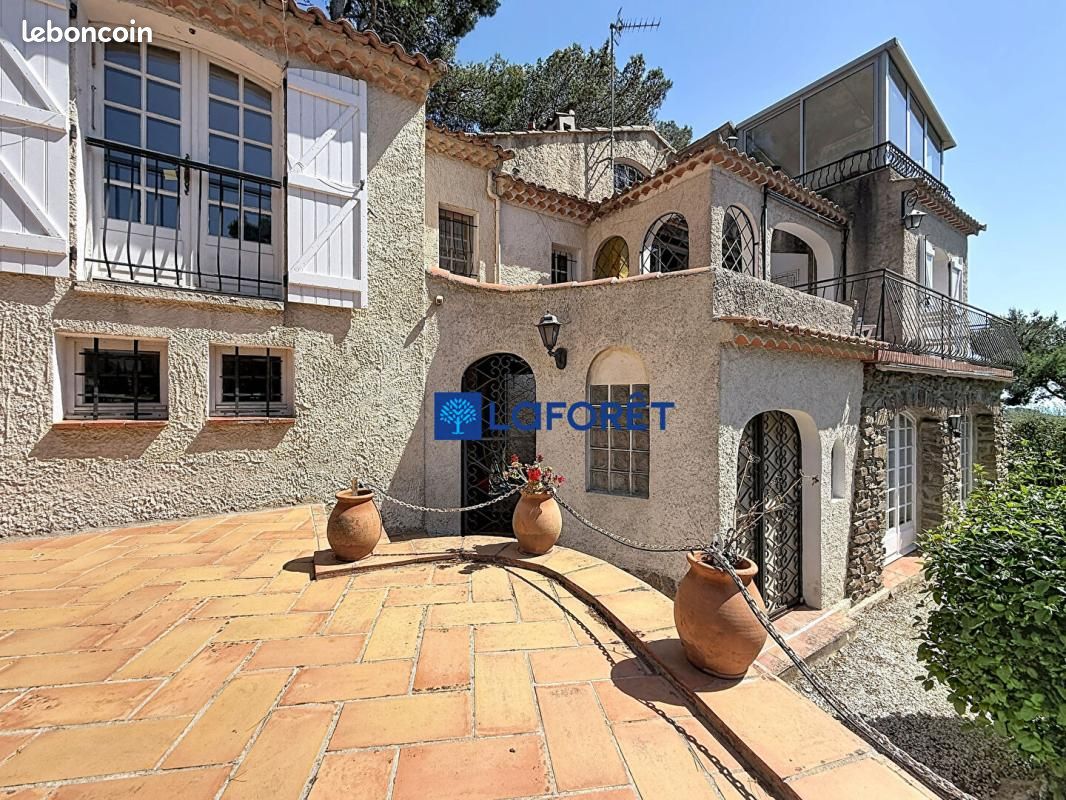Maison 4 pièces 114 m² · à Carqueiranne · 114 m² · 635 000 €