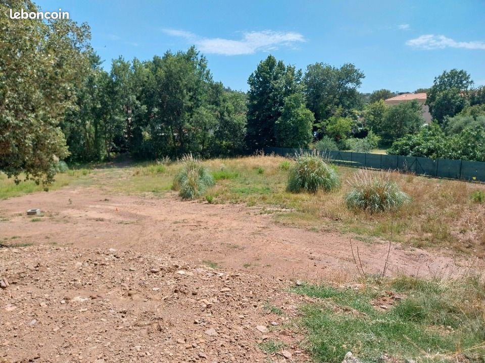 Terrain 2235 m² · à Saint-Raphaël · 555 000 €