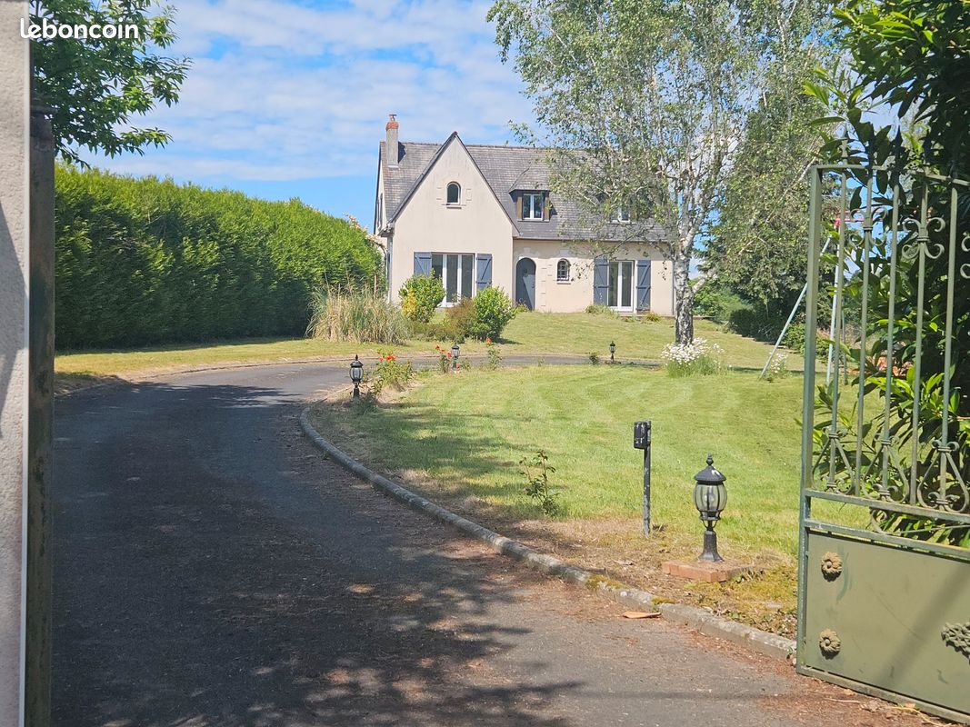 Maison 7 pièces 200 m² · à Baugé-en-Anjou · 200 m² · 265 000 €