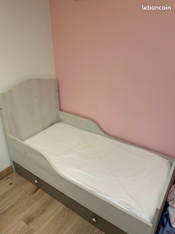 Lit bébé (image 1)