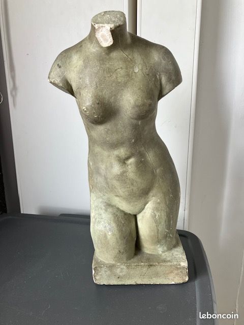 Statuette femme nue (image 1)