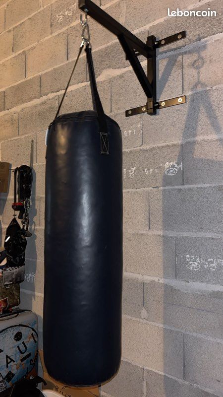 Sac de frappe décathlon avec support mural Sport Plein air