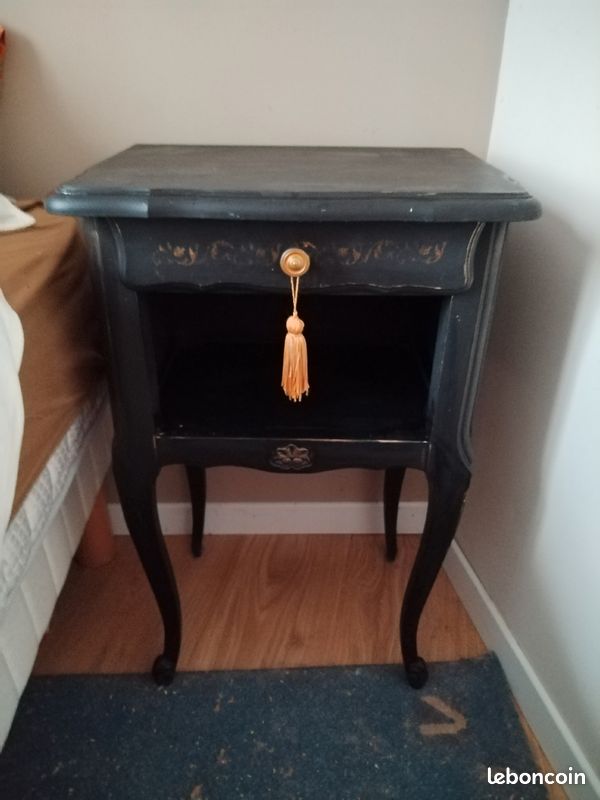 Table de chevet (image 1)