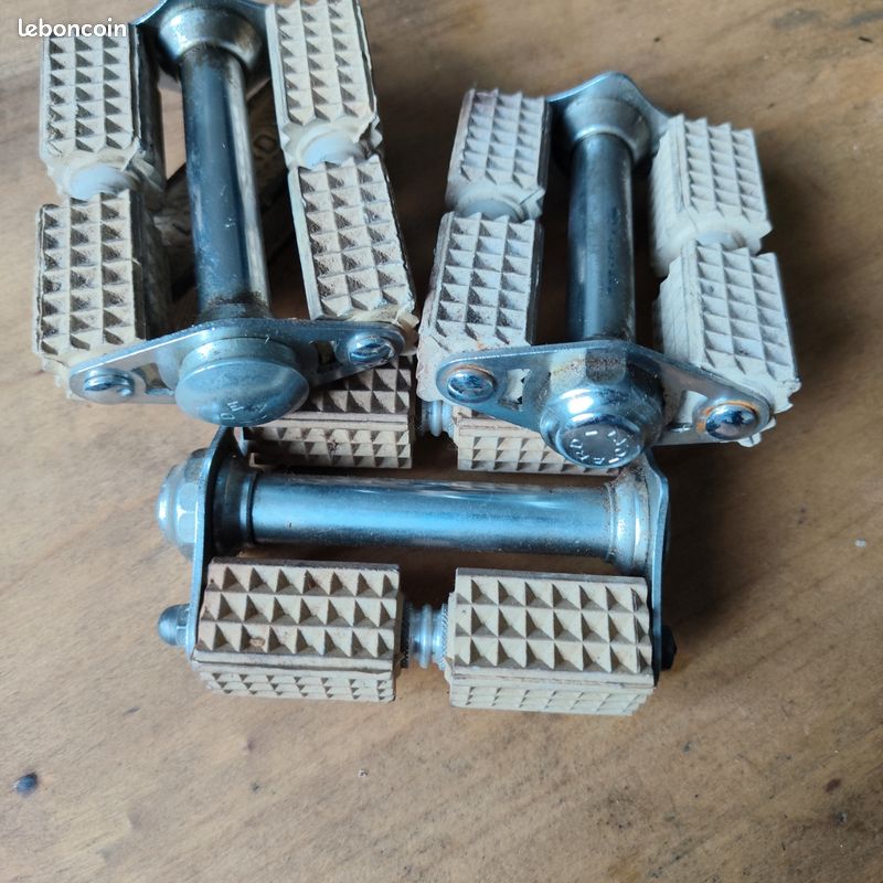 Lot de 7 paires de pédales vélo ancien vintage 1940-1960