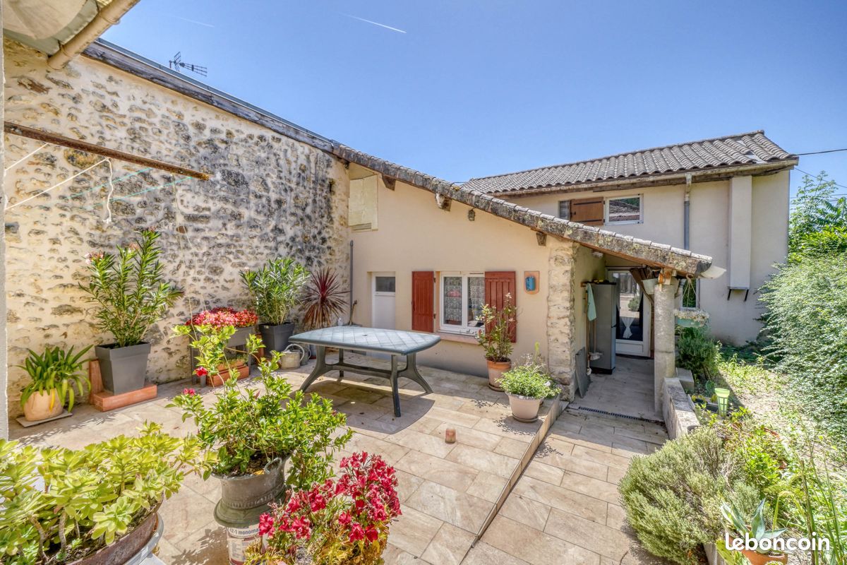 Maison 4 pièces 81 m² · à Montguyon · 81 m² · 99 500 €