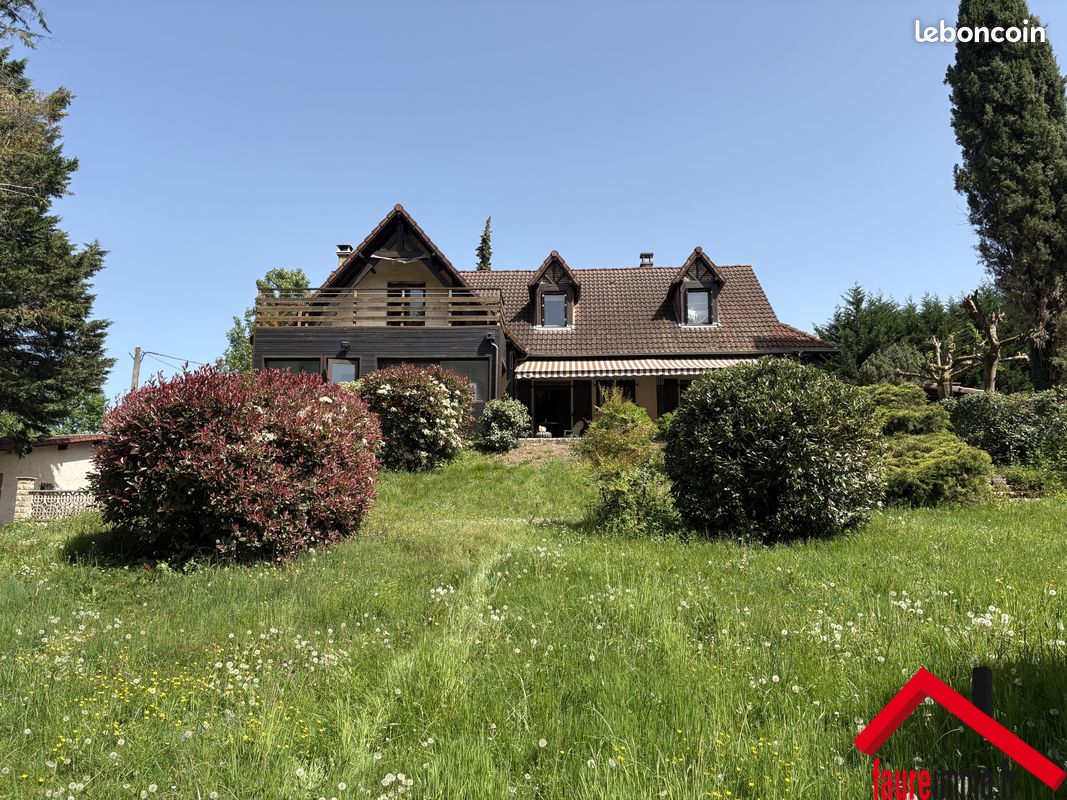 Maison 6 pièces 200 m² · à Ussac · 200 m² · 432 550 €