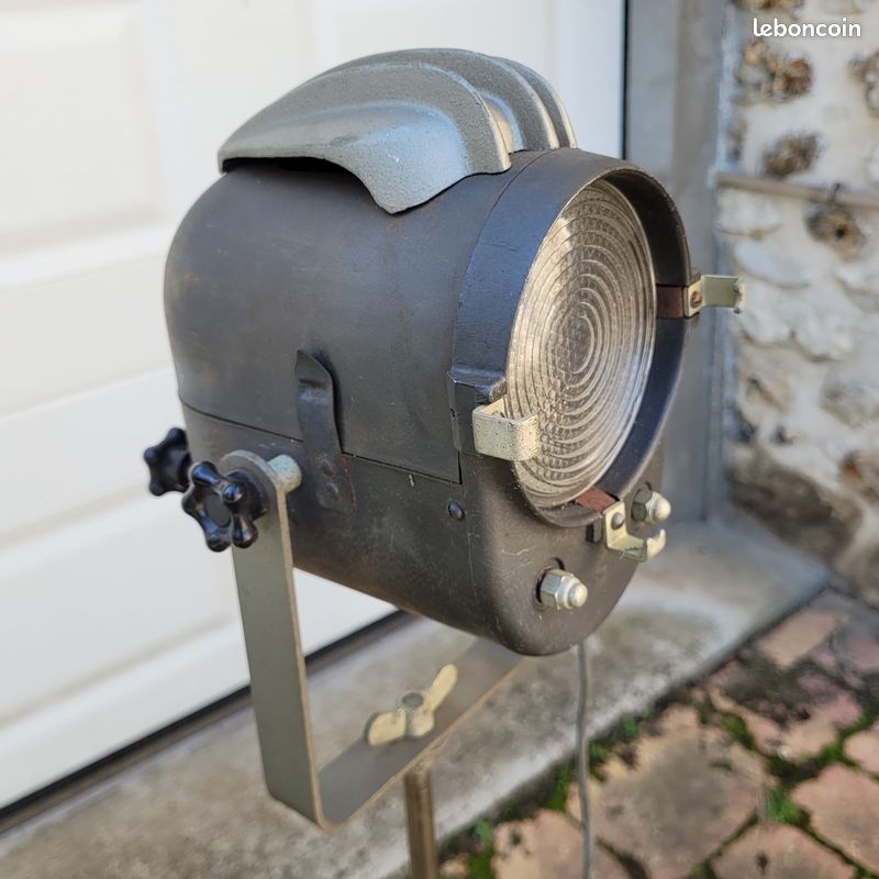 Ancien projecteur Lita avec trépied vintage (image 11)