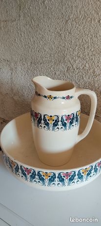 Charmant nécessaire de toilette de poupée jouet ancien