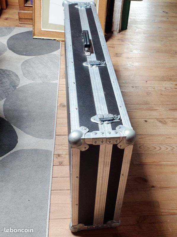 Valise pour clavier Tyros 3 et 4 (image 3)