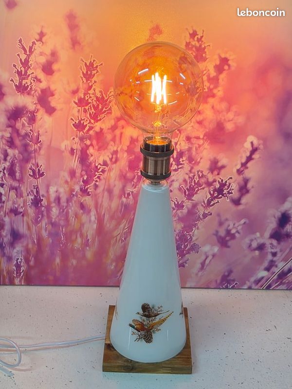 Lampe à poser upcycling cône opaline faisans industriel (image 10)