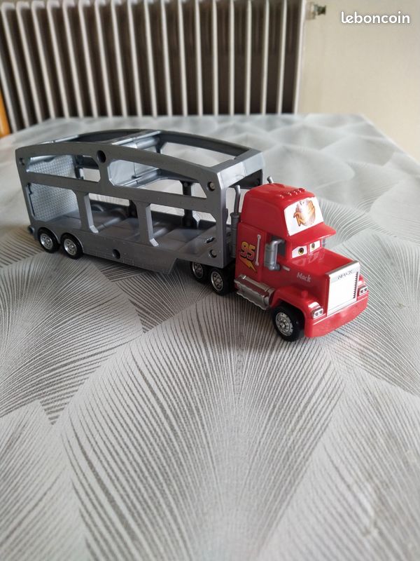 Jouet. Camion Cars 3 Mack. Mattel Pixar (image 1)