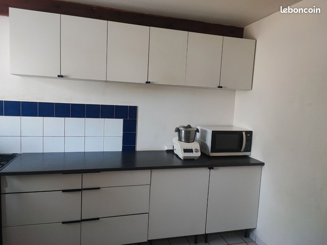 Cuisine équipée 2,40m sur 2,40m blanche très bon état (image 1)