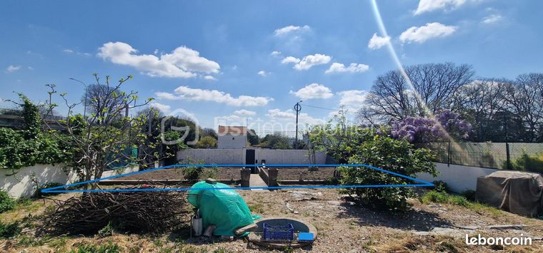 Terrain 230 m² Nimes