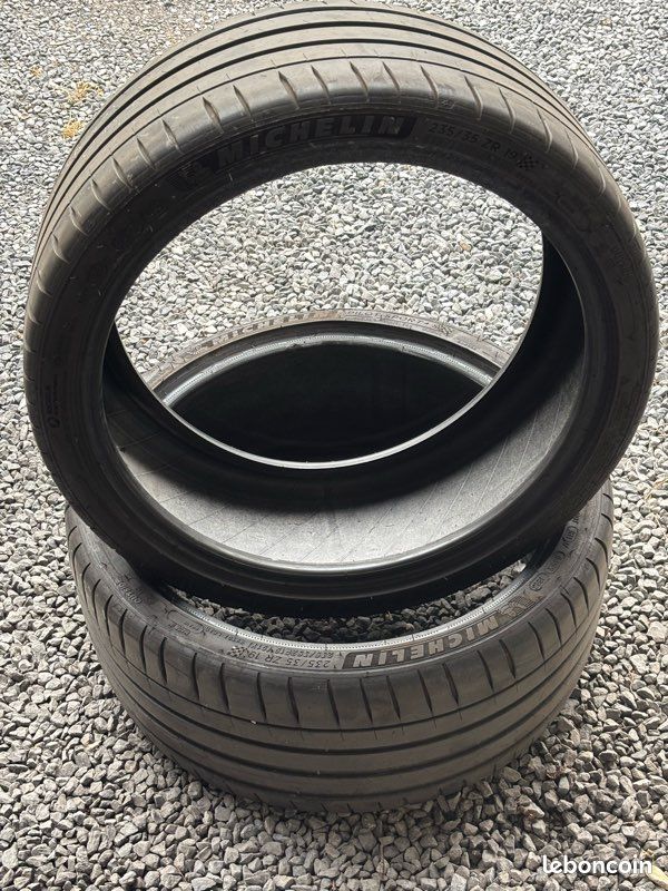 2 pneus MICHELIN pilotes sport 4 S 235/35/19 (image 1)