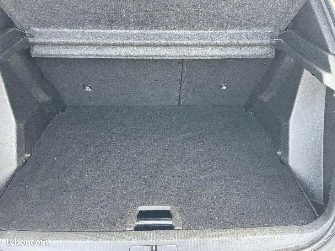PEUGEOT 2008 PureTech 130 S&S EAT8 GT Pack (image 12)