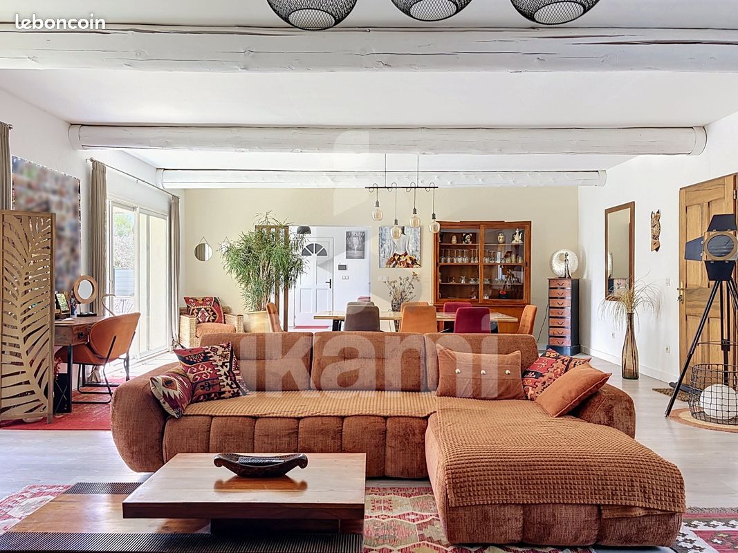 Maison 6 pièces 162 m² · à Laudun-l'Ardoise · 162 m² · 427 000 €