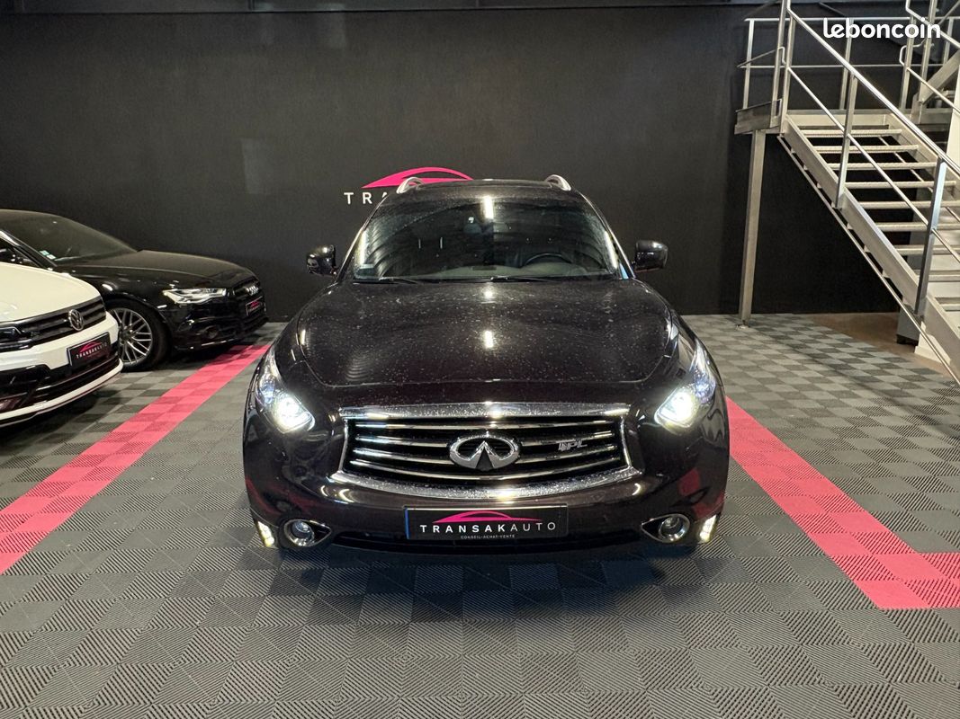 INFINITI FX FX30d 3.0D V6 GT Premium A / Suivi Nissan / 2éme mains (image 8)