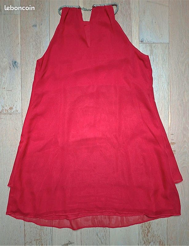 💃 Robe rouge chic avec col strass (image 2)