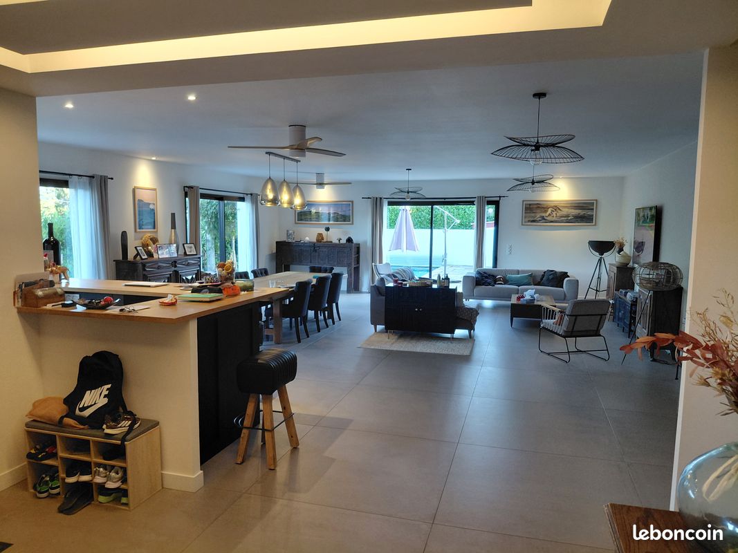 Maison 6 pièces 210 m² · à Saint-Pée-sur-Nivelle · 210 m² · 1 075 000 €