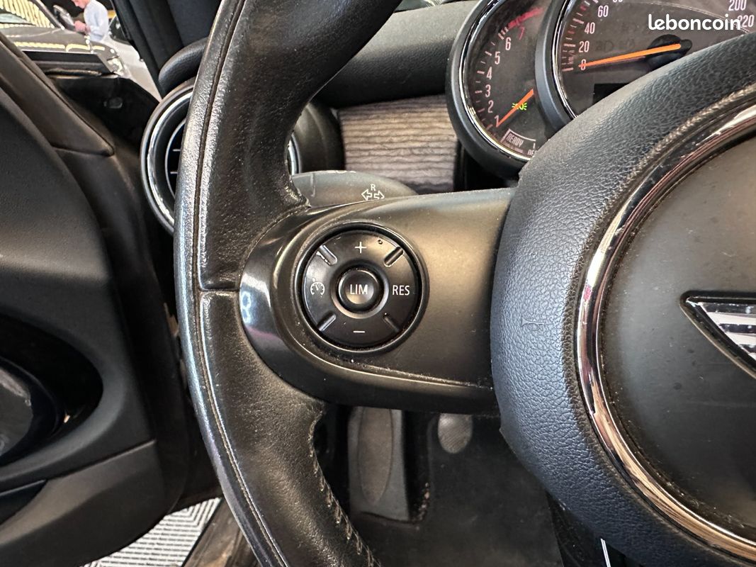 MINI HATCH 3 PORTES F56 Cooper S 192 ch Pack Red Hot Chili / AFFICHAGE TETE HAUTE / TOIT OUVRANT / RADAR ARRIERE (image 22)