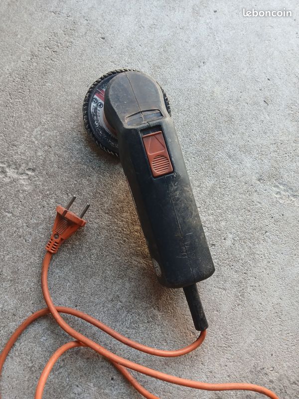 1 meuleuse Black et Decker (image 1)