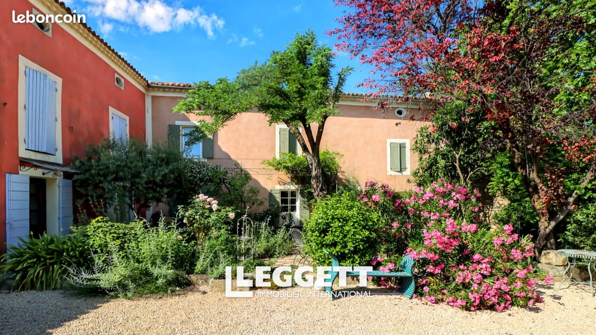 Maison 9 pièces 255 m² · à Saint-Quentin-la-Poterie · 255 m² · 735 000 €