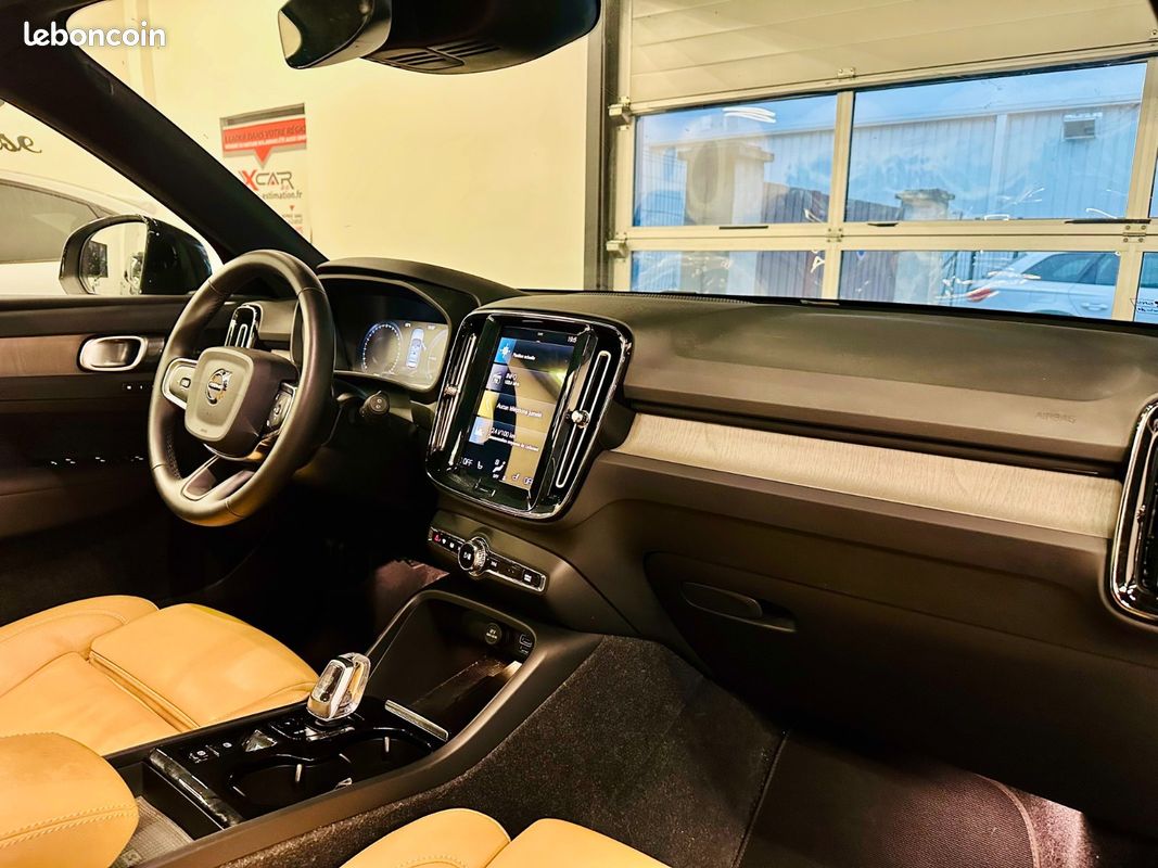 Volvo XC40 T5 Recharge 180+82 ch DCT7 ULTIMATE toit ouvrant Swaroszky harman Kardon TVA RECUP garantie 12 mois (image 4)