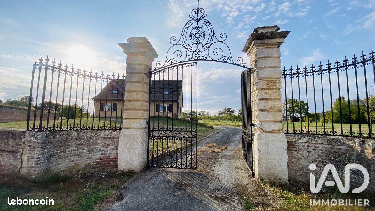 Maison 7 pièces 225 m² · à Beaulieu-les-Fontaines · 225 m² · 295 000 €