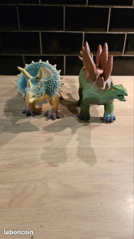 2 dinausore (image 1)