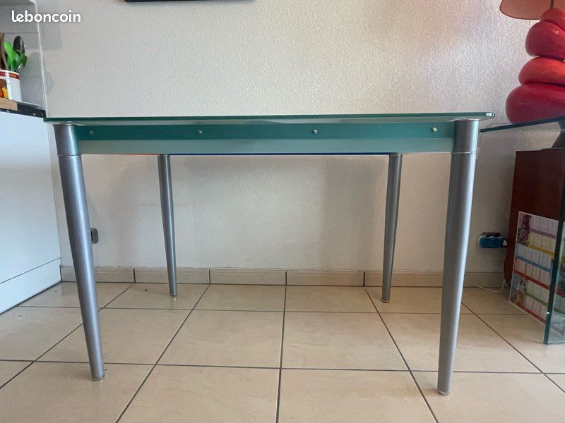 Jolie table à manger art moderne contemporaine avec ses 4 chaises colorées (image 3)