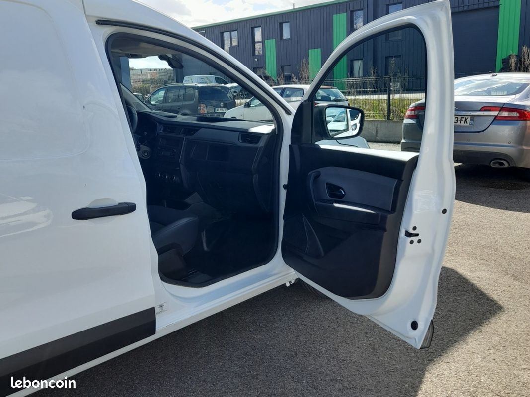 Renault express van blue dci 95 confort prix 10000 ht (image 13)