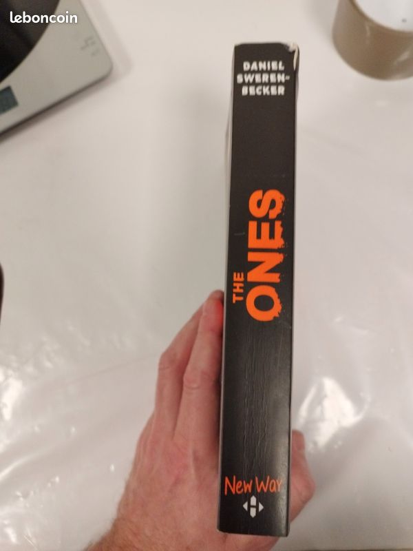 Livre The Ones Daniel Sweren-Becker (image 3)