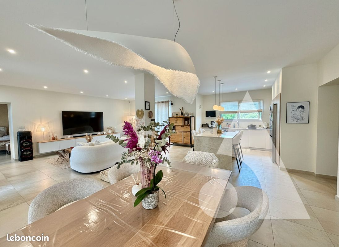 Maison 6 pièces 168 m² · à Rosières-près-Troyes · 168 m² · 550 000 €