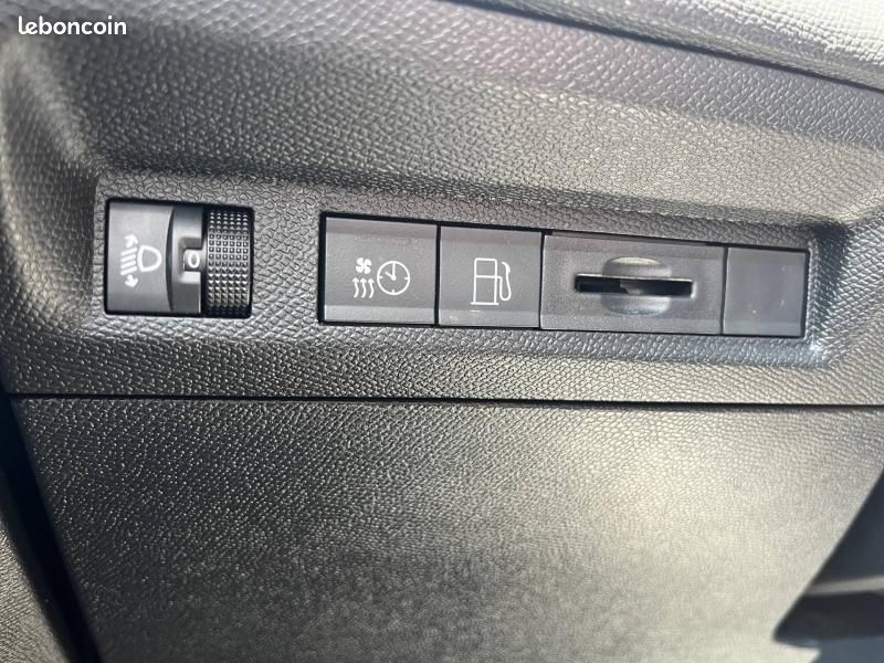 Peugeot 308 V3 ACTIVE PACK HYBRID 180 E-EAT8 (image 25)