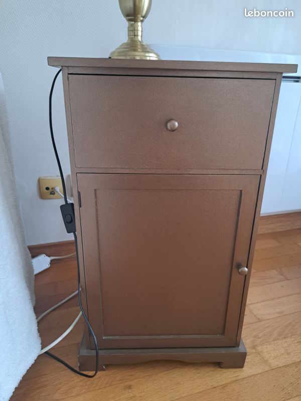 Petit meuble d'appoint (image 1)