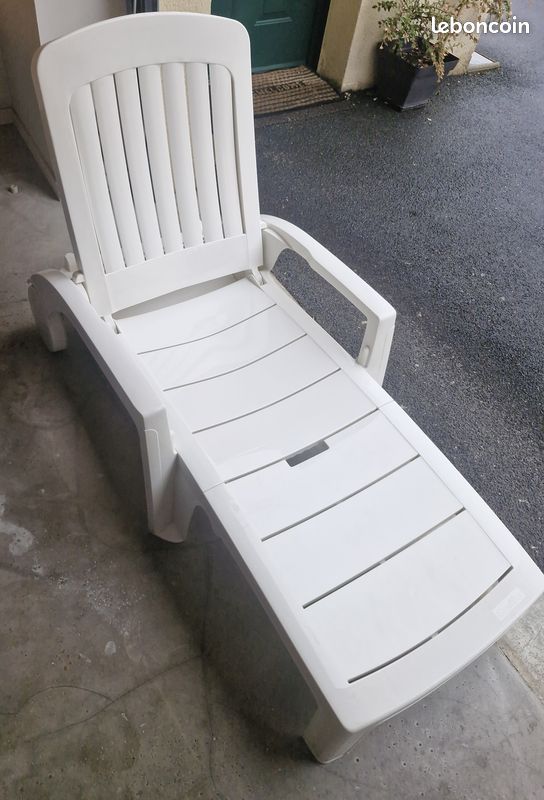 Bain de soleil Miami Grosfillex blanc avec et coussin bleu (image 7)