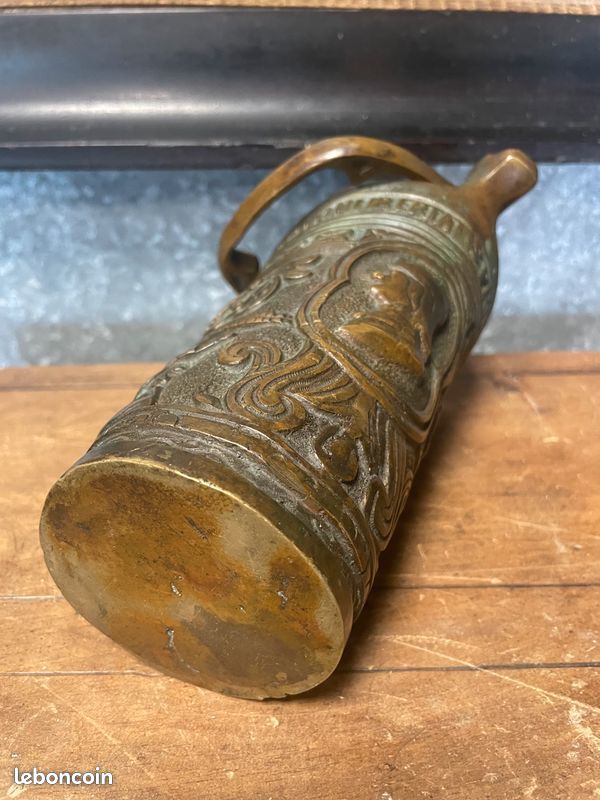 Ancien seau à eau bénite Catholique en bronze. XVIII / XIX ème (image 10)